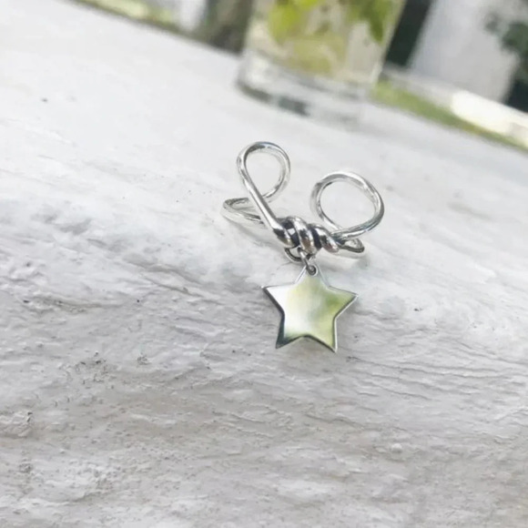 Sterling Silver Minimalist Star Twist Dangle Ring - Picture 3 of 5